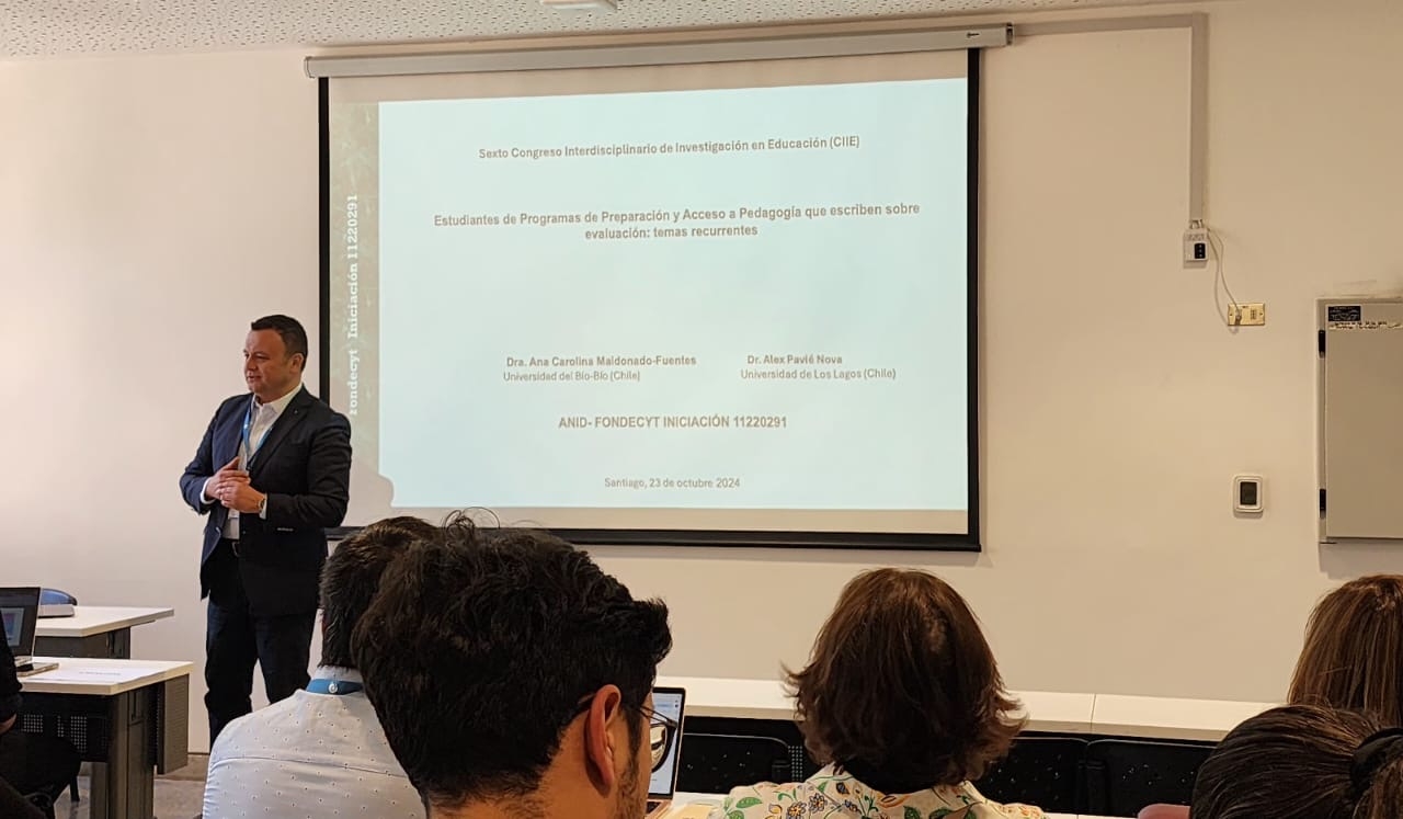 Estudiantes de Programas de Preparación y Acceso a Pedagogía que escriben sobre evaluación: temas recurrentes