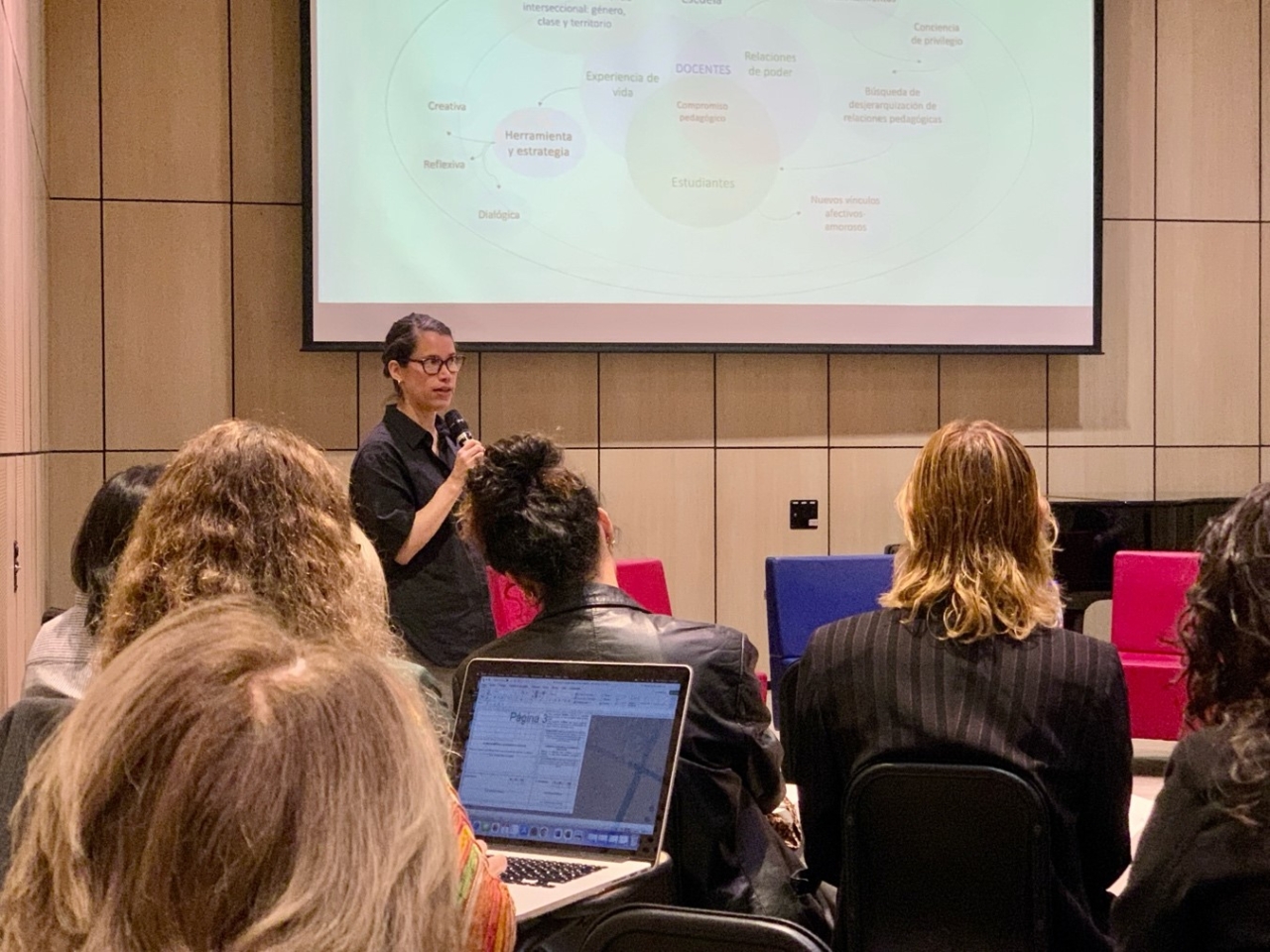 Participación en Encuentro Internacional Confianza en nuestros cuerpos: políticas y poéticas en educación artística, Universidad Javeriana de Bogotá