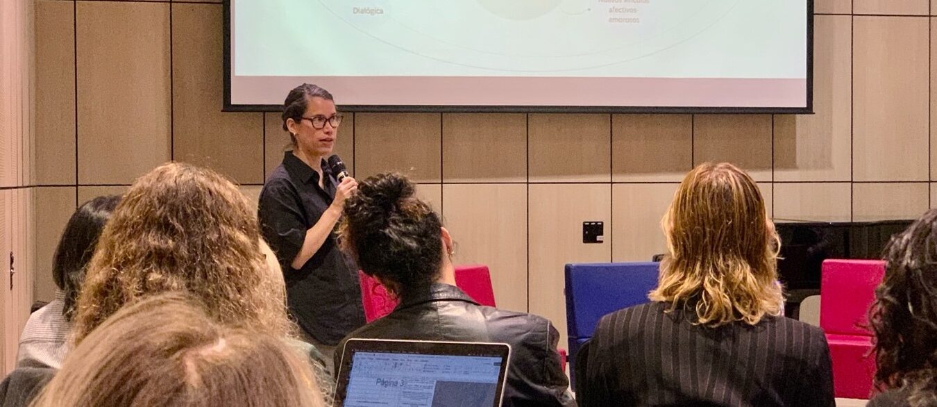 Participación en Encuentro Internacional Confianza en nuestros cuerpos: políticas y poéticas en educación artística, Universidad Javeriana de Bogotá