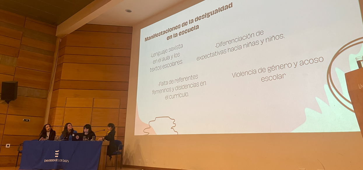 Seminario académico promueve la reflexión crítica sobre género y discurso en la formación docente