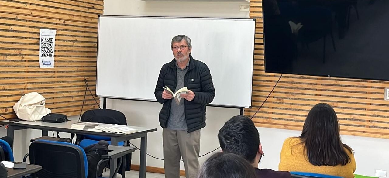 Presentación del libro “La enseñanza de la literatura como práctica de liberación”, del Académico Sergio Mansilla Torres