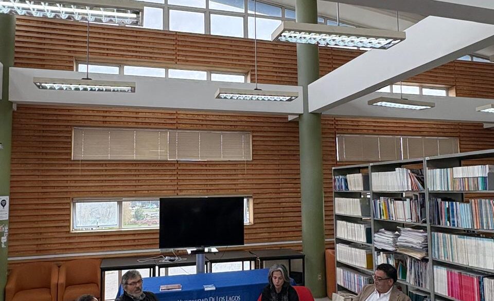 Exitosa presentación del poemario “Río Estigia” del poeta y Académico Sergio Mansilla Torres en la Universidad de Los Lagos