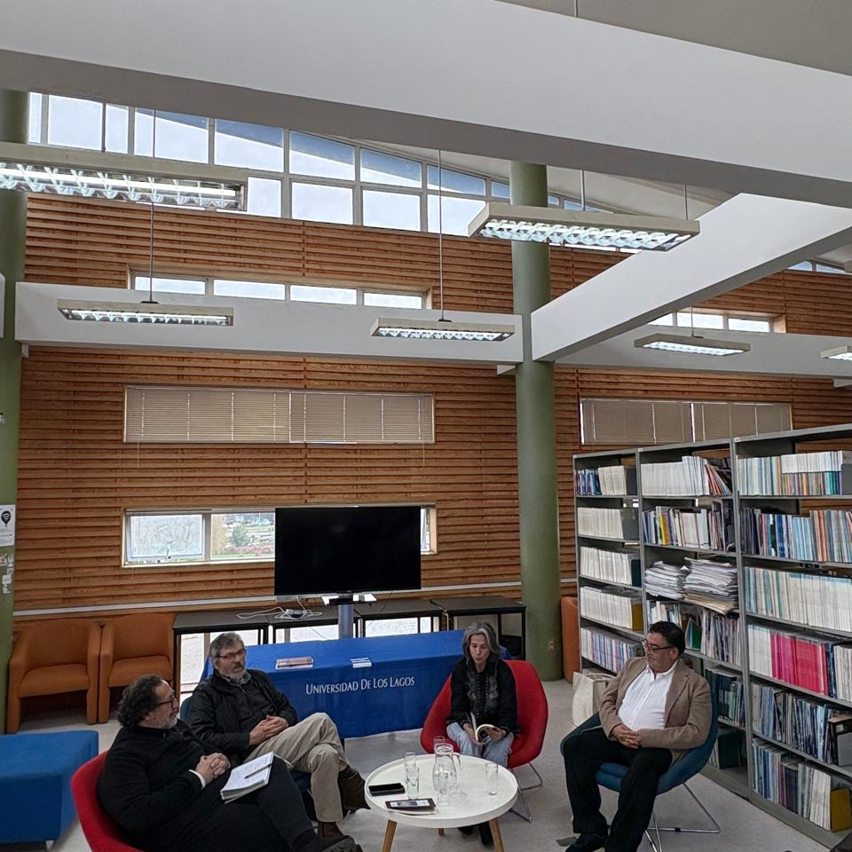 Exitosa presentación del poemario “Río Estigia” del poeta y Académico Sergio Mansilla Torres en la Universidad de Los Lagos